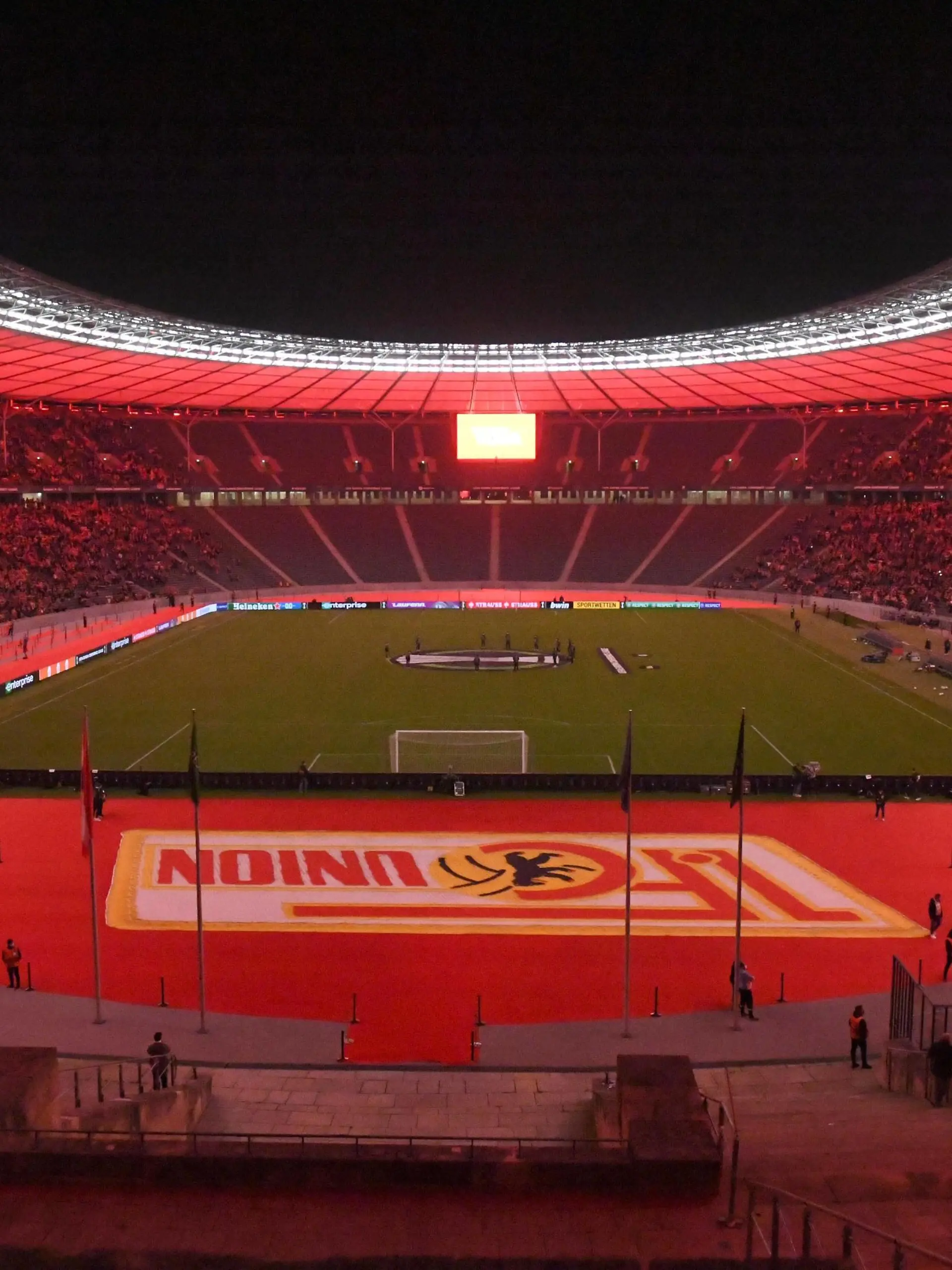Fussball, Herren, Saison 2021/2022, UEFA Europa Conference League Gruppe E, 2. Spieltag, 1. FC Union Berlin - Maccabi Haifa 3:0, das rot beleuchtete Olympiastadion, 30.09. 2021, *** Football, Men, 2021 2022 season, UEFA Europa Conference League Group E, Matchday 2 , 1 FC Union Berlin Maccabi Haifa 3 0 , the red-lit Olympiastadion, 30 09 2021, Copyright: xMatthiasxKochx 