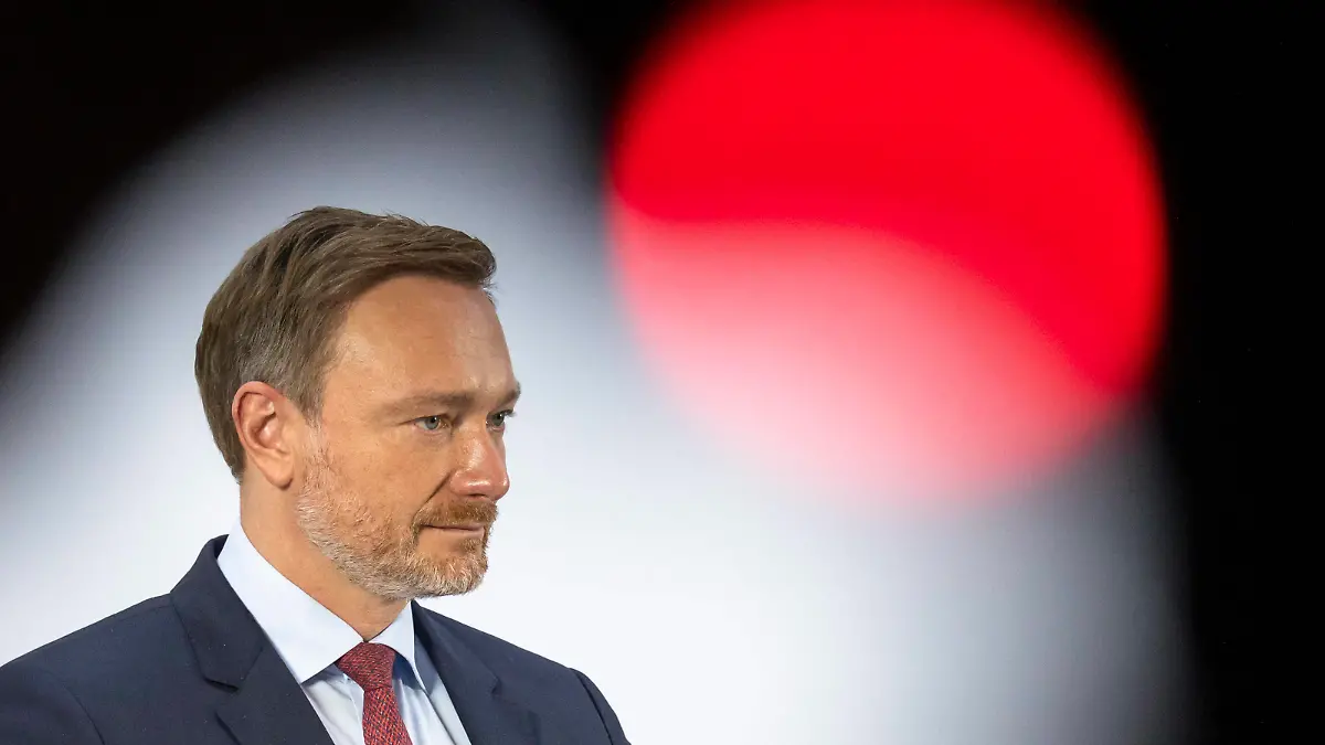  Bundesvorsitzender der FDP Christian Lindner waehrend einer Pressekonferenz in Berlin am 25. Oktober 2021. Statement der FDP *** Federal chairman of the FDP Christian Lindner during a press conference in Berlin on 25 October 2021 Statement of the FDP