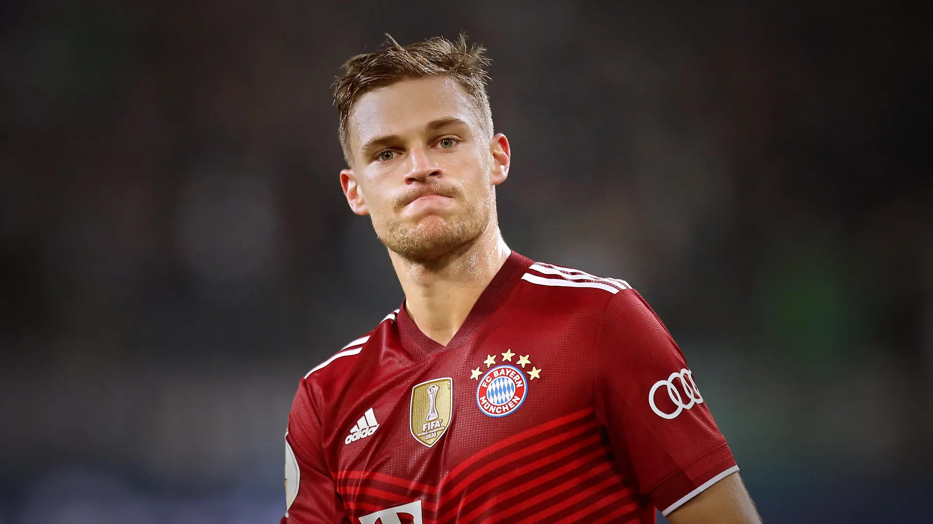 27.10.2021, Fussball DFB Pokal 2021/2022, 2. Runde, Borussia Mönchengladbach - FC Bayern München, im Borussia-Park Mönchengladbach. Joshua Kimmich FC Bayern München nach dem Schlusspfiff frustriert über die historische Niederlage von 0:5 ***DFL and DFB regulations prohibit any use of photographs as image sequences and/or quasi-video.*** *** 27 10 2021, Football DFB Pokal 2021 2022, 2 Round, Borussia Mönchengladbach FC Bayern Munich, at Borussia Park Mönchengladbach Joshua Kimmich FC Bayern Munich after the final whistle frustrated by the historic defeat of 0 5 DFL and DFB regulations prohibit any use of photographs as image sequences and or quasi video