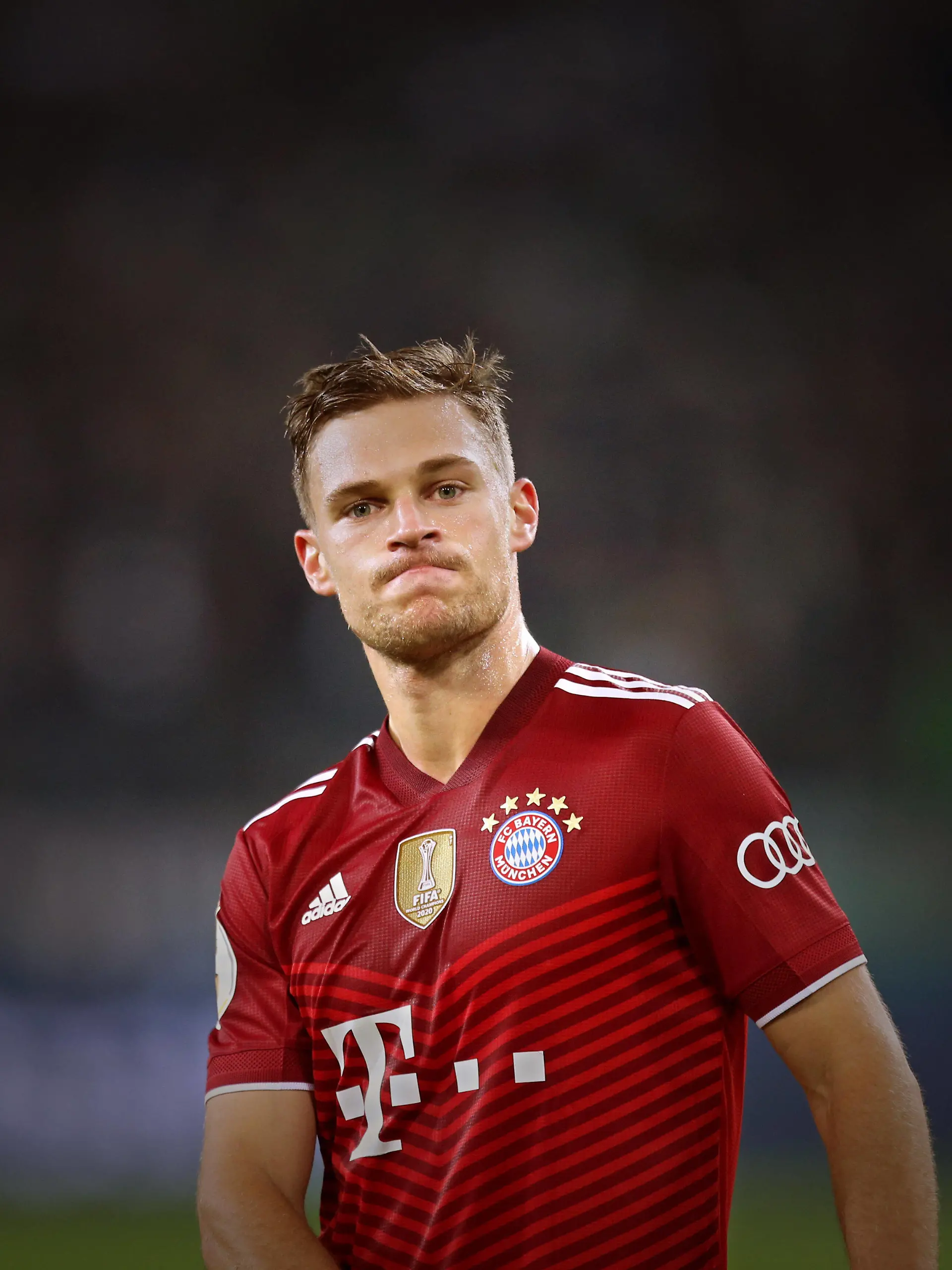  27.10.2021, Fussball DFB Pokal 2021/2022, 2. Runde, Borussia Mönchengladbach - FC Bayern München, im Borussia-Park Mönchengladbach. Joshua Kimmich FC Bayern München nach dem Schlusspfiff frustriert über die historische Niederlage von 0:5 ***DFL and DFB regulations prohibit any use of photographs as image sequences and/or quasi-video.*** *** 27 10 2021, Football DFB Pokal 2021 2022, 2 Round, Borussia Mönchengladbach FC Bayern Munich, at Borussia Park Mönchengladbach Joshua Kimmich FC Bayern Munich after the final whistle frustrated by the historic defeat of 0 5 DFL and DFB regulations prohibit any use of photographs as image sequences and or quasi video