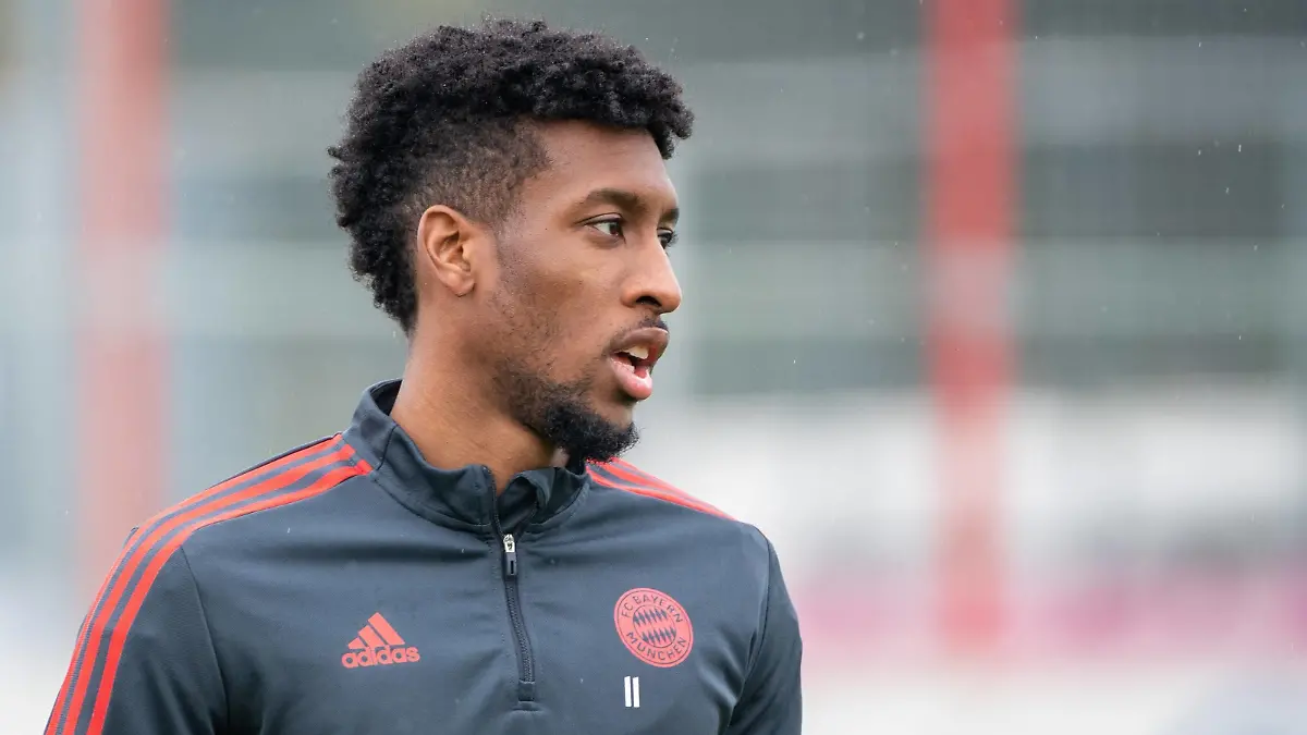 Kingsley Coman 11 FC Bayern Muenchen, FC Bayern Muenchen Training, Saison 2021/2022 an der Saebenerstrasse. 12.10.2021 Muenchen Bayern Deutschland *** Kingsley Coman 11 FC Bayern Muenchen , FC Bayern Muenchen training, 2021 2022 season at Saebenerstrasse 12 10 2021 Muenchen Bayern Germany. Copyright: xkolbert-press/UlrichxGamelx
