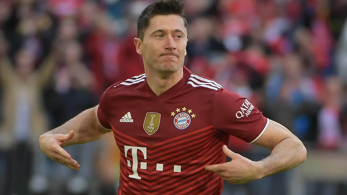 Sport Themen der Woche KW42 Robert Lewandowski FC Bayern Muenchen 9 erzielt das 2:0, FC Bayern Muenchen - TSG 1899 Hoffenheim, Fussball, Bundesliga, DFL, 23.10.2021 DFB regulations prohibit any use of photographs as image sequences and/or quasi-video Muenchen Bayern Deutschland *** Robert Lewandowski FC Bayern Muenchen 9 scores the 2 0, FC Bayern Muenchen TSG 1899 Hoffenheim, football, Bundesliga, DFL, 23 10 2021 DFB regulations prohibit any use of photographs as image sequences and or quasi video Muenchen Bayern Germany Copyright: xkolbert-press/BurghardxSchreyerx