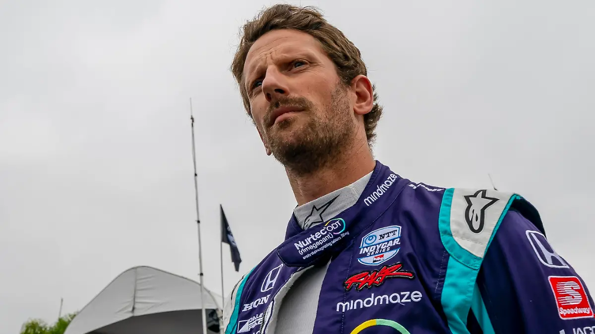 September 26, 2021, Long Beach, California, USA: ROMAIN GROSJEAN (R) (51) of Geneva, Switzerland prepares to race for the Acura Grand Prix of Long Beach at The Streets of Long Beach in Long Beach, California. (Credit Image: © Walter G Arce Sr Grindstone Medi/ASP via ZUMA Press Wire