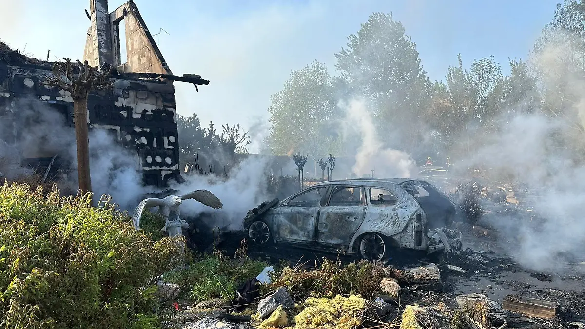 Eine Gas-Explosion entfachte ein Feuer-Inferno auf Rügen.