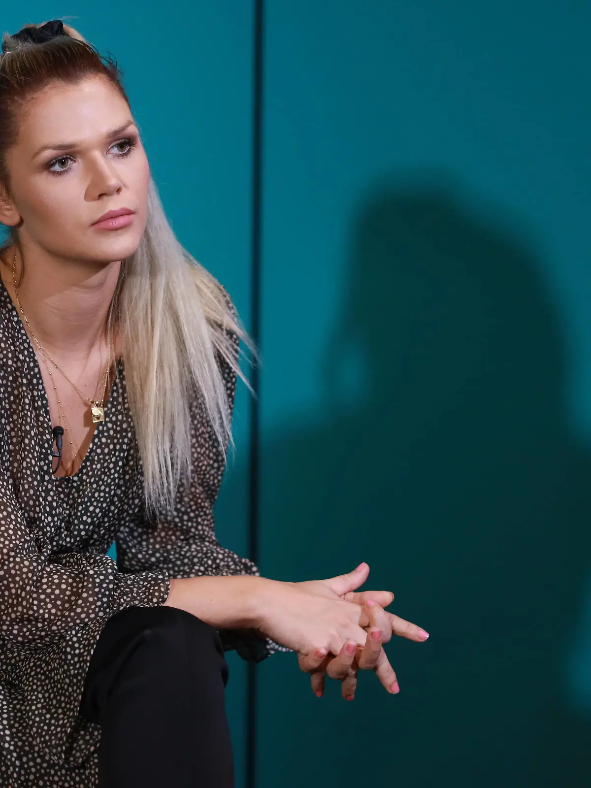  12.10.2020 / Sachsen Anhalt Sachsen-Anhalt Halle Saale mdr Sputnik Aufzeichnung mitmach Blog Deine Meinung Deine & Meinung mit vlnr. Psychologin Dr. Annegret Wolf , Christoph Lauer ehemaliger Politiker und Publizist und Sara Kulka  Model , Ex - GNTM Influenzerin Instagram  Foto: Kulka *** 12 10 2020 Saxony Anhalt Saxony Anhalt Halle Halle Saale mdr Sputnik recording join in blog Your opinion Your opinion with vlnr psychologist Dr Annegret Wolf , Christoph Lauer former politician and publicist and Sara Kulka model , Ex GNTM influencer Instagram photo Kulka