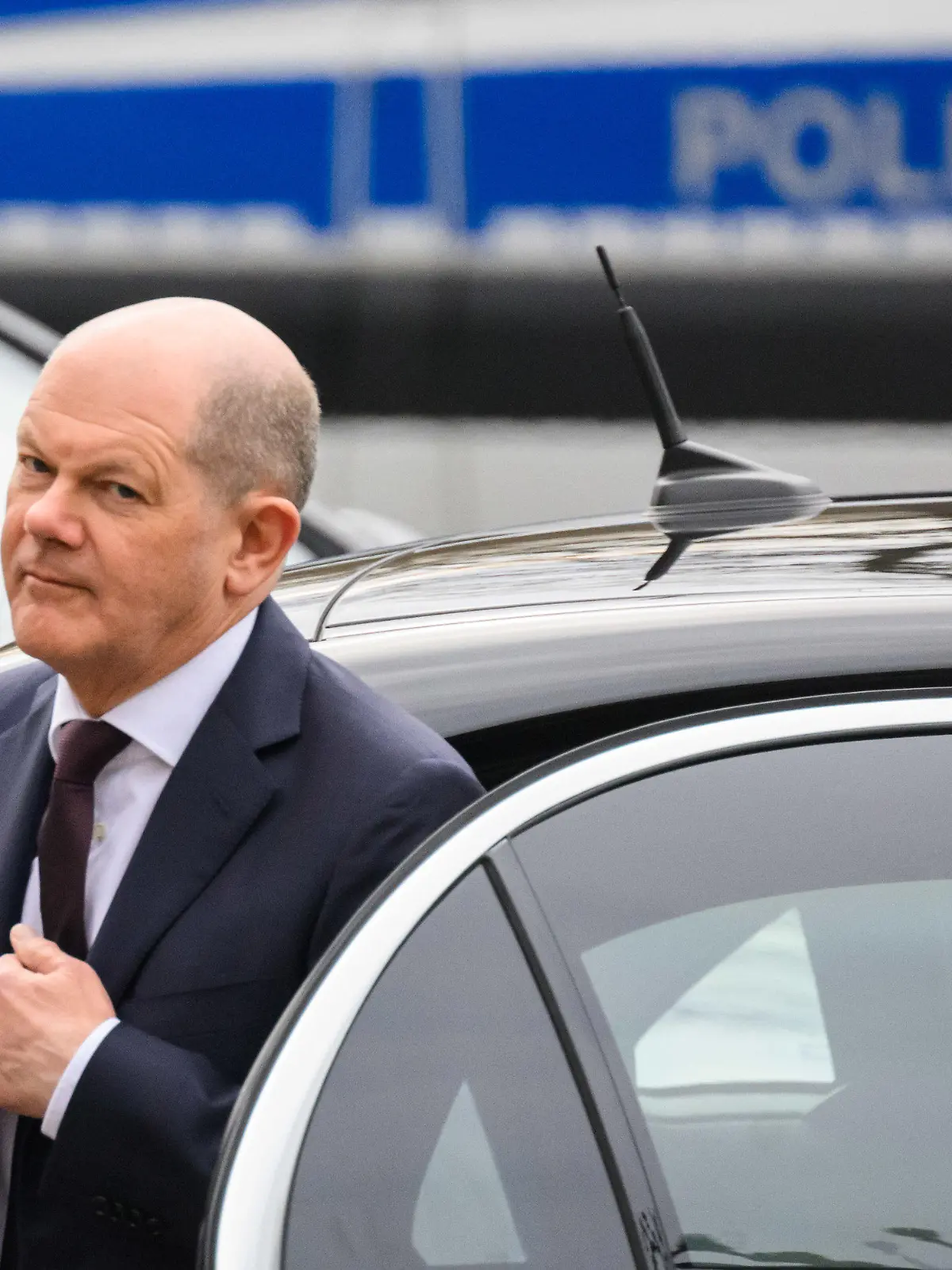 16.04.2023, Niedersachsen, Hannover: Bundeskanzler Olaf Scholz (SPD) kommt zur Eröffnung der Industriemesse Hannover Messe im HCC Hannover Congress Centrum. Foto: Julian Stratenschulte/dpa +++ dpa-Bildfunk +++