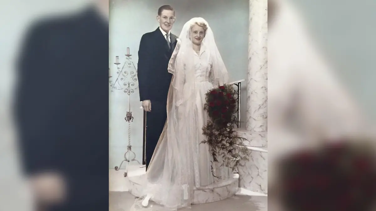 Als Joyce 21 und George 23 Jahre alt ist, geben sich die beiden das Jawort.