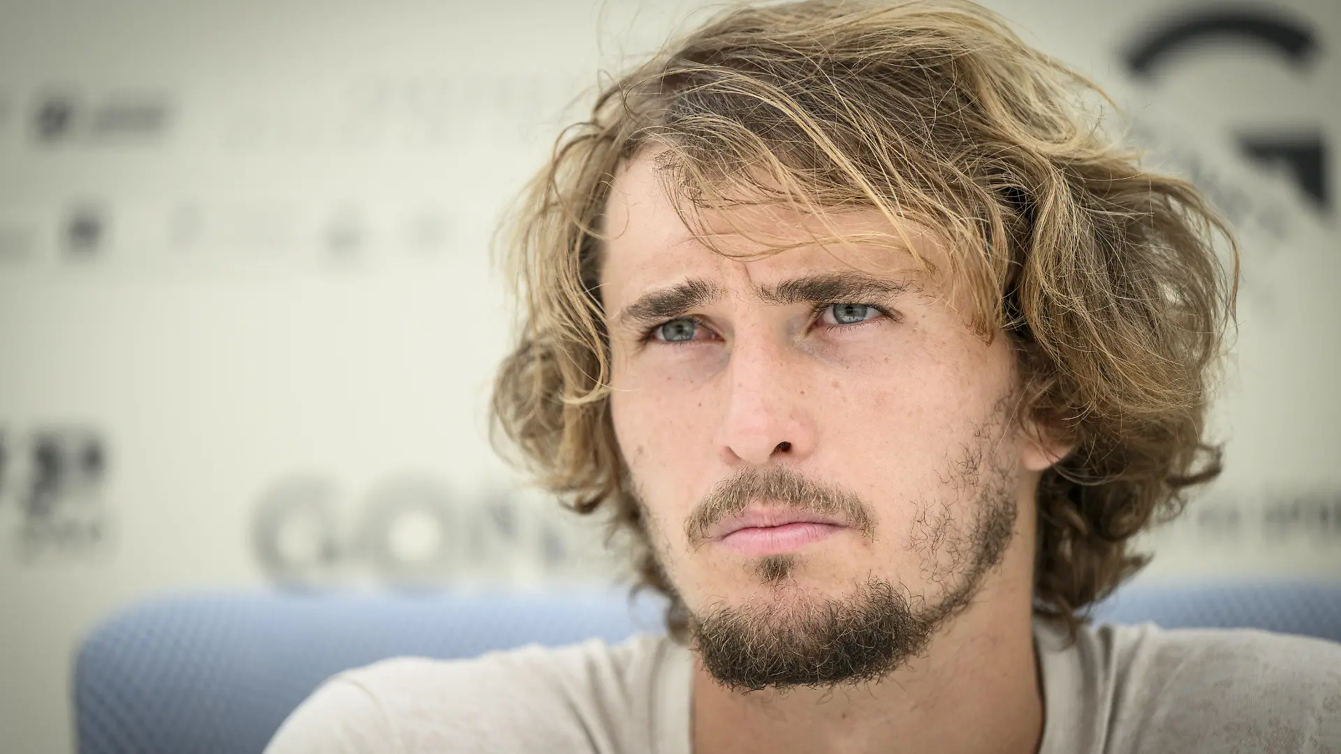 22.05.2023, Schweiz, Genf: Tennis: ATP-Tour - Genf, Einzel, Herren, Pressekonferenz: Alexander Zverev aus Deutschland nimmt an einer Pressekonferenz teil. Struff hat Olympiasieger Zverev vor den French Open als deutsche Nummer eins in der Tennis-Weltrangliste abgelöst. Foto: Gabriel Monnet/KEYSTONE/dpa +++ dpa-Bildfunk +++