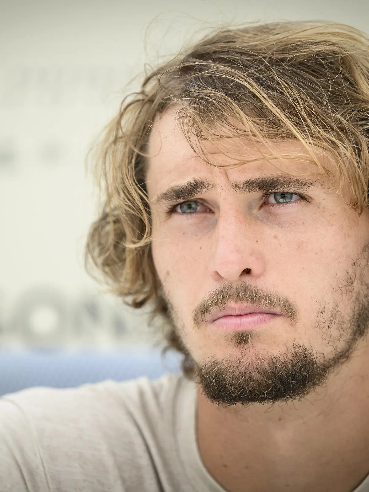 22.05.2023, Schweiz, Genf: Tennis: ATP-Tour - Genf, Einzel, Herren, Pressekonferenz: Alexander Zverev aus Deutschland nimmt an einer Pressekonferenz teil. Struff hat Olympiasieger Zverev vor den French Open als deutsche Nummer eins in der Tennis-Weltrangliste abgelöst. Foto: Gabriel Monnet/KEYSTONE/dpa +++ dpa-Bildfunk +++