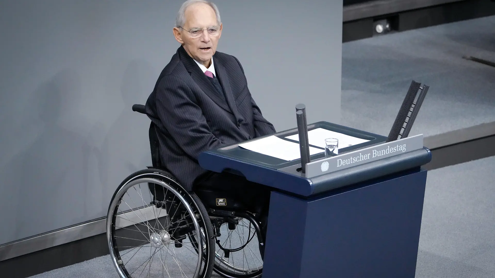 Aktuell,15.12.2022 Berlin, Dr. Wolfgang Schaeuble von der Partei CDU/CSU im Portrait bei seiner Rede zu seiner Wuerdigung von 50 Jahren Mitgliedschaft im Deutschen Bundestag bei der Sitzung des Deutschen Bundestag in Berlin
