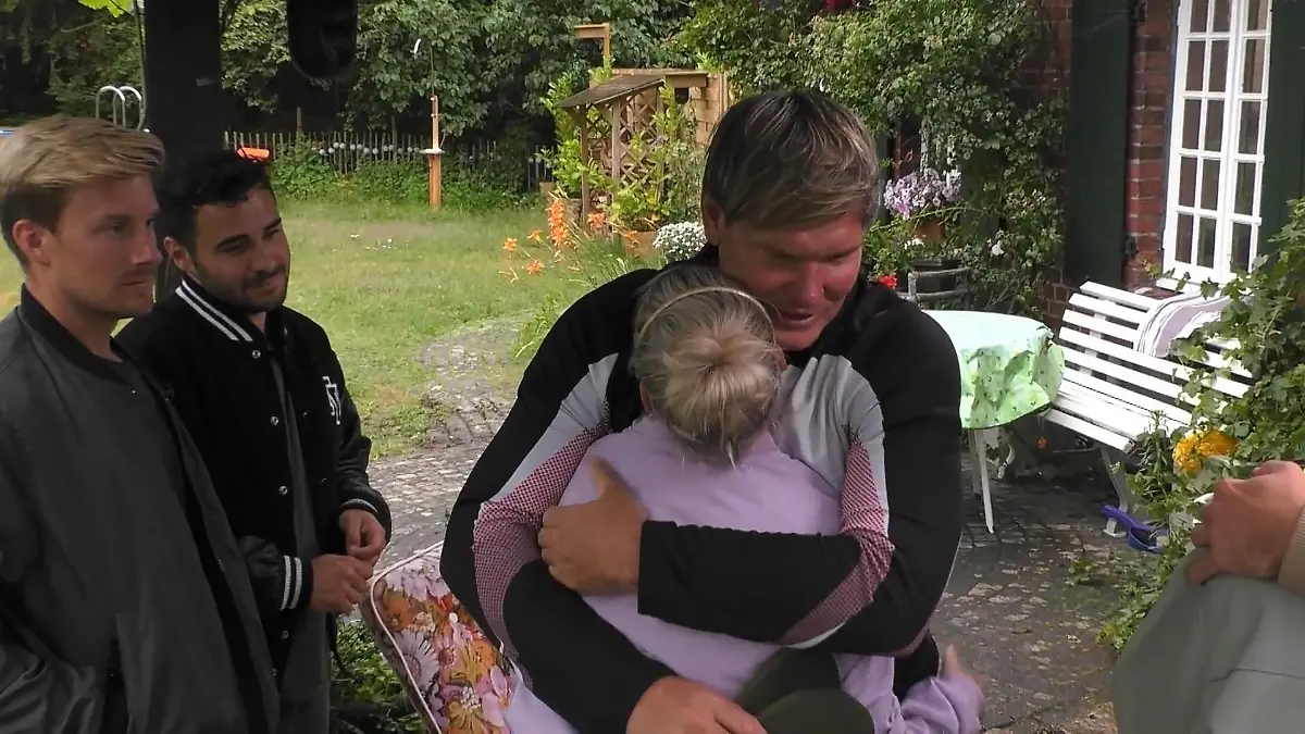 Peggy und Steff dürfen wieder zu ihrer kleinen Tochter Sommerhaus-Aus vor dem Finale