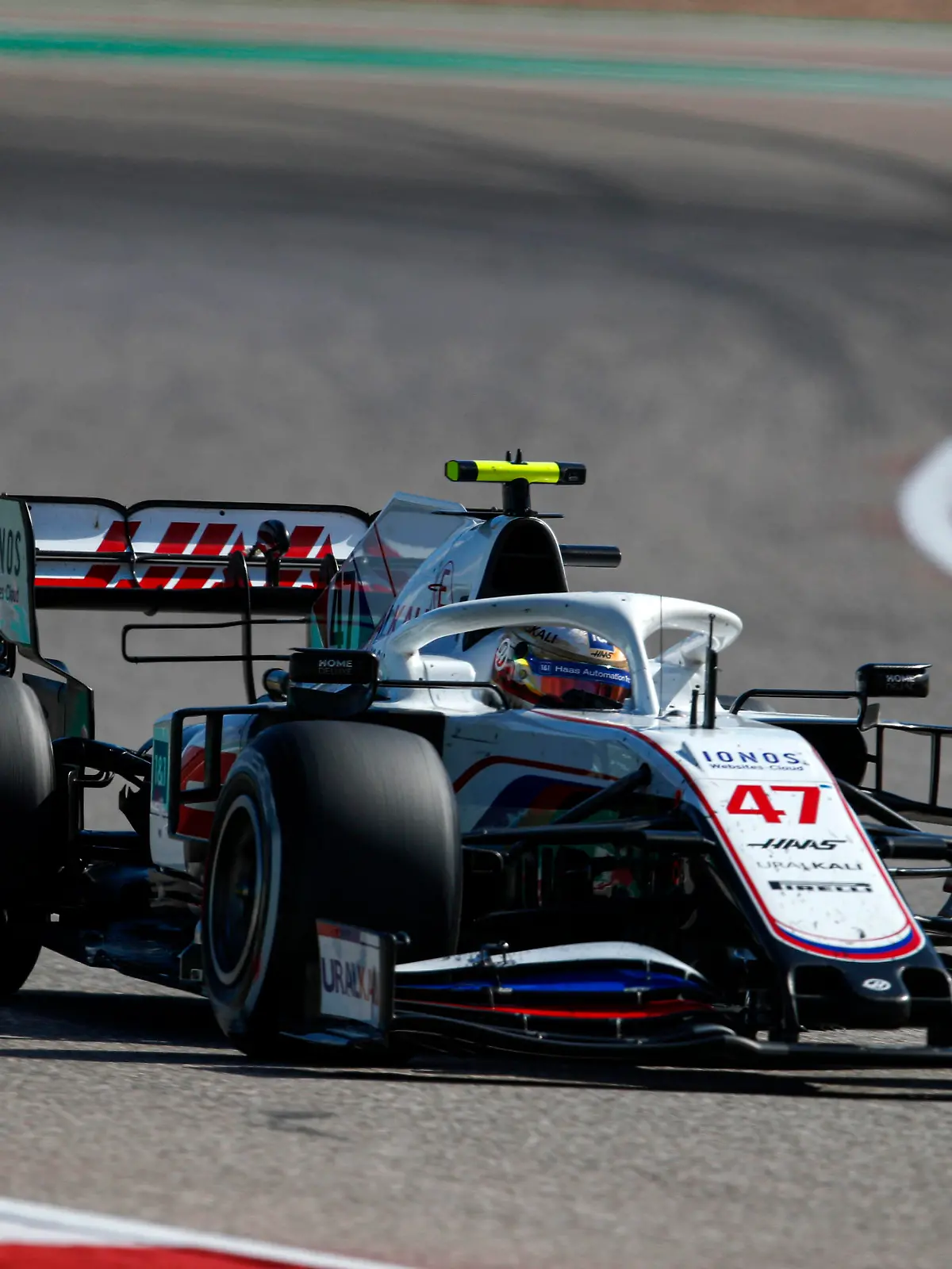  Formula 1 2021: United States GP CIRCUIT OF THE AMERICAS, UNITED STATES OF AMERICA - OCTOBER 24: Mick Schumacher, Haas VF-21 during the United States GP at Circuit of the Americas on Sunday October 24, 2021 in Austin, United States of America. Photo by Zak Mauger / LAT Images Images PUBLICATIONxINxGERxSUIxAUTxHUNxONLY GP2117_194028_54I6196