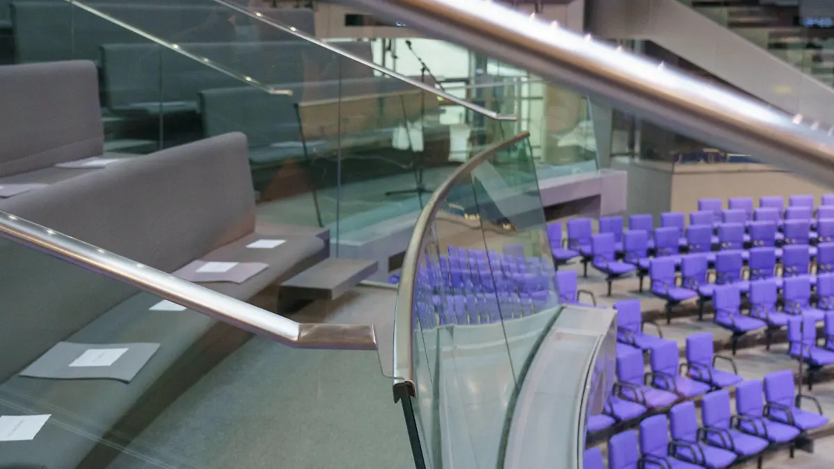  Plenarsitzung des Deutschen Bundestages - 20. Deutscher Bundestag in Berlin - Konstituierende Sitzung - Leerer Plenarsaal vor Eröffnung der konstituierenden SitzungPlenarsitzung des Deutschen Bundestages - 20. Deutscher Bundestag in Berlin - Konstituierende Sitzung - Leerer Plenarsaal vor Eröffnung der konstituierenden Sitzung, Berlin Berlin Deutschland Bundestag *** Plenary Session of the German Bundestag 20 German Bundestag in Berlin Constituent Session Empty Plenary Hall before the opening of the constituent session Plenary Session of the German Bundestag 20 German Bundestag in Berlin Constituent Session Empty Plenary Hall before the opening of the constituent session, Berlin Berlin Germany Bundestag