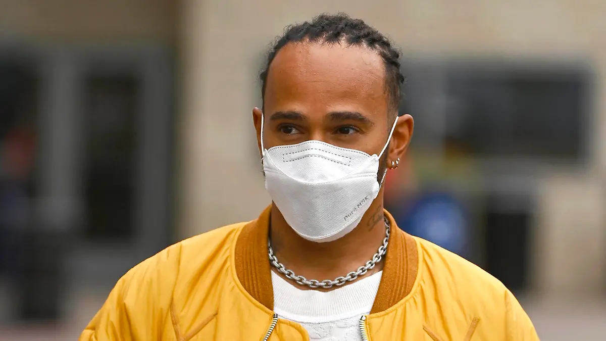 Formel 1, GP USA in Austin, Lewis Hamilton bei seiner Ankunft Formula 1 2021: United States GP CIRCUIT OF THE AMERICAS, UNITED STATES OF AMERICA - OCTOBER 24: Sir Lewis Hamilton, Mercedes arrives at the track during the United States GP at Circuit of the Americas on Sunday October 24, 2021 in Austin, United States of America. Photo by Mark Sutton / Sutton Images Images PUBLICATIONxINxGERxSUIxAUTxHUNxONLY GP2117_135702_MS21807
