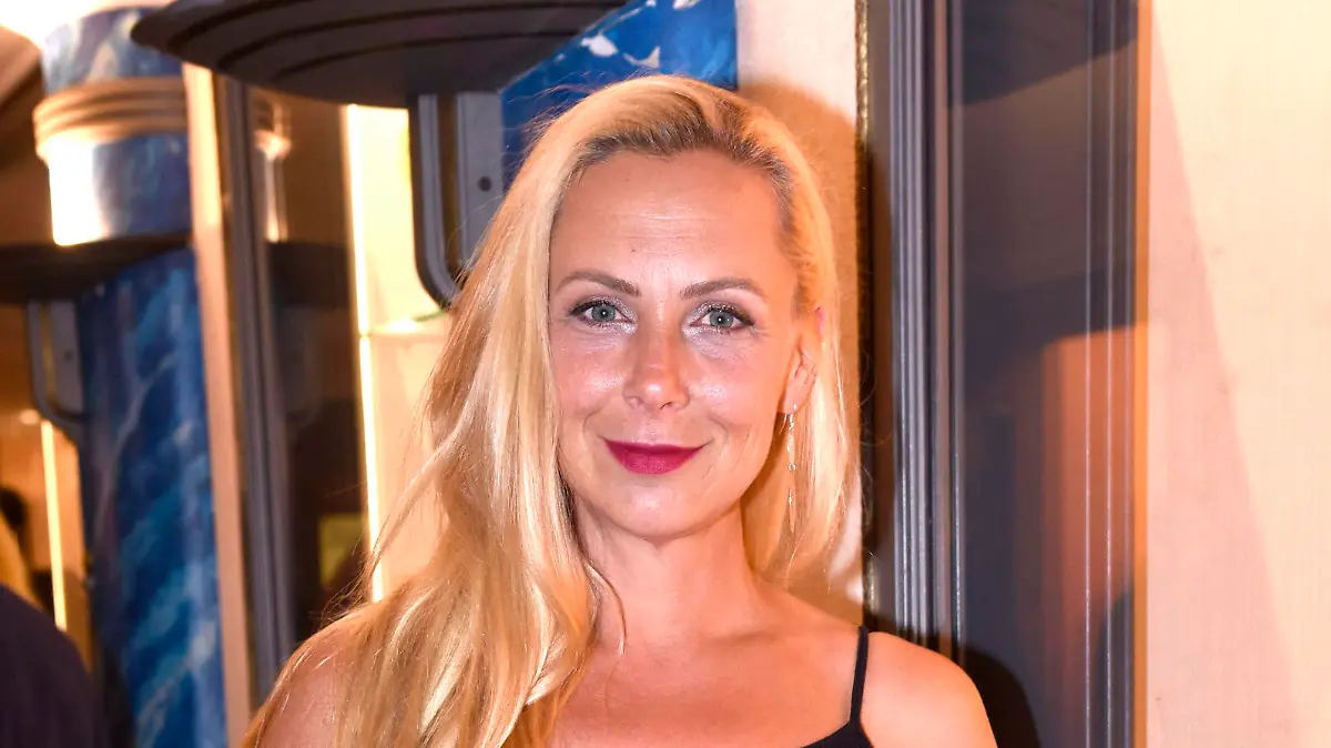 Esther Kuhn bei der Premiere des Theaterstücks Die Comedian Harmonists in der Komödie im Bayerischen Hof. München, 15.09.2021 *** Esther Kuhn at the premiere of the play The Comedian Harmonists at the Komödie im Bayerischen Hof Munich, 15 09 2021 Foto:xS.xAdamx/xFuturexImage