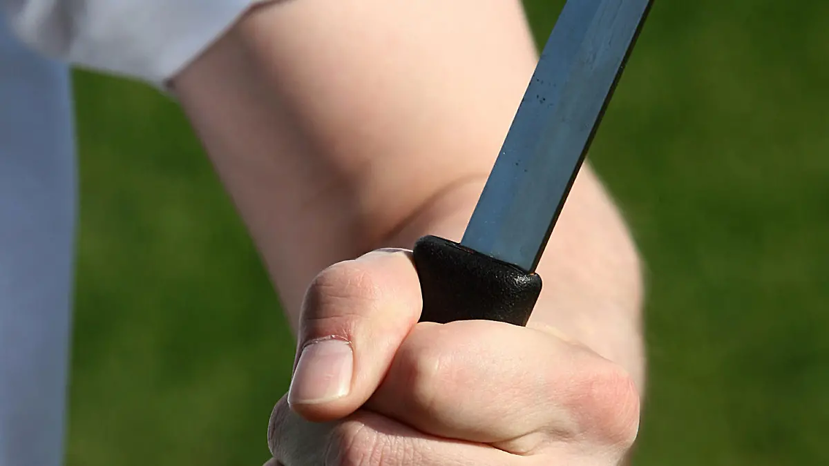 Violence.  Knife in man's hand./ MODEL RELEASED. Foto: LEHTIKUVA / Martti Kainulainen +++(c) dpa - Report+++