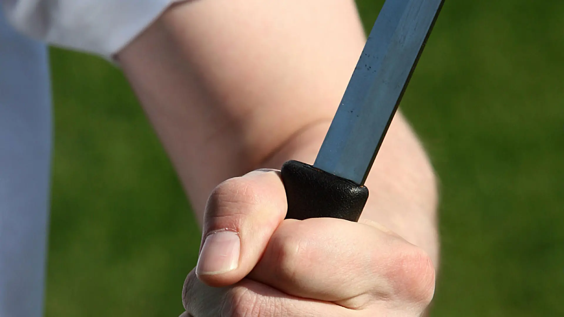 Violence. Knife in man's hand./ MODEL RELEASED. Foto: LEHTIKUVA / Martti Kainulainen +++(c) dpa - Report+++