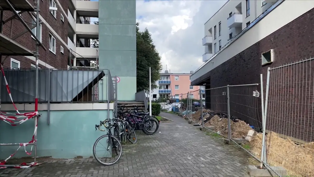 Direkt gegenüber werden jetzt Luxus-Wohnungen gebaut.