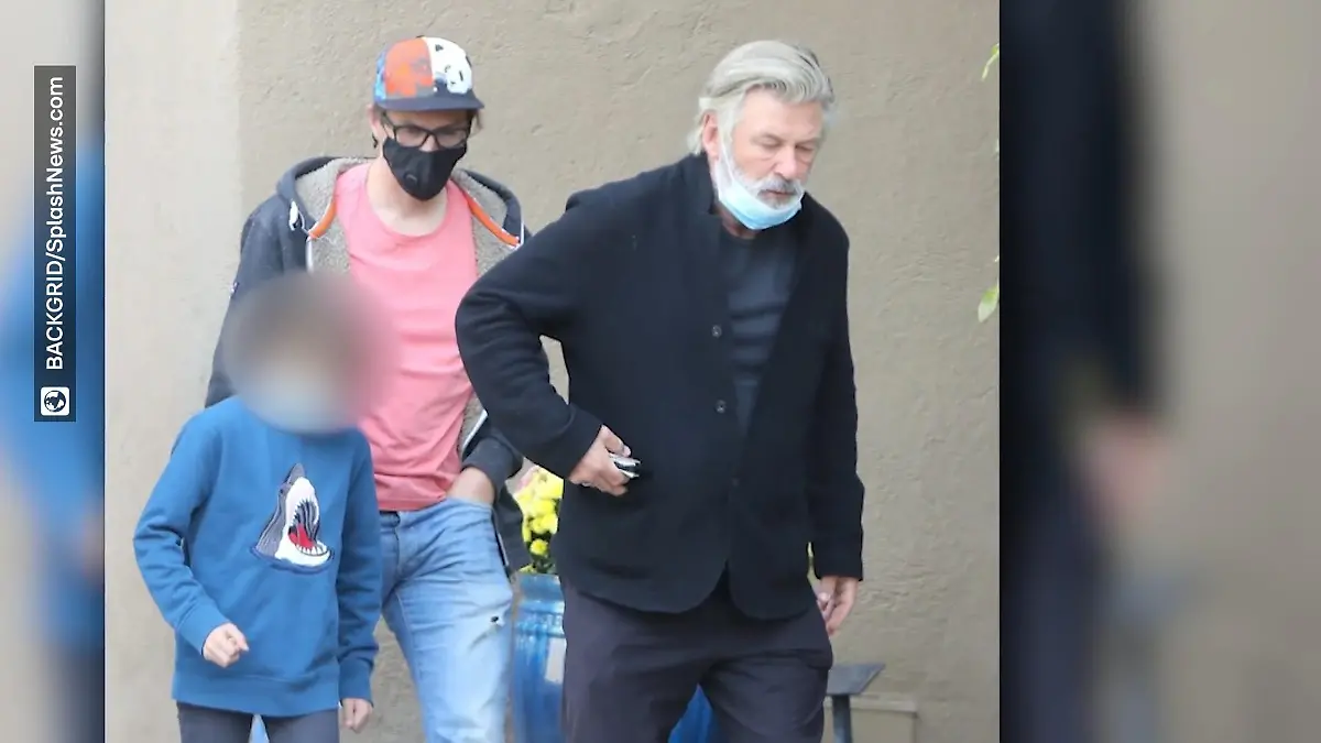 Alec Baldwin trifft Witwer und Sohn von getöteter Frau Nach tödlichen Schüssen am Filmset