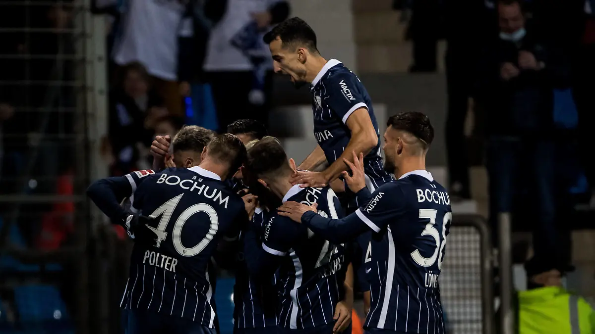 1. Fussball Bundesliga, VfL Bochum - Eintracht Frankfurt 24.10.2021 Danny Blum VfL Bochum, 7 trifft zum 1:0 - Jubel 1. Fussball Bundesliga, VfL Bochum - Eintracht Frankfurt, VONONVIA Ruhrstadion DFL REGULATIONS PROHIBIT ANY USE OF PHOTOGRAPHS AS IMAGE SEQUENCES AND/OR QUASI-VIDEO. *** 1 Football Bundesliga, VfL Bochum Eintracht Frankfurt 24 10 2021 Danny Blum VfL Bochum, 7 scores to 1 0 cheer 1 Football Bundesliga, VfL Bochum Eintracht Frankfurt, VONONVIA Ruhrstadion DFL REGULATES PROHIBIT ANY USE OF PHOTOGRAPHS AS IMAGE SEQUENCES AND OR QUASI VIDEO Copyright: xBEAUTIFULxSPORTS/Wunderlx