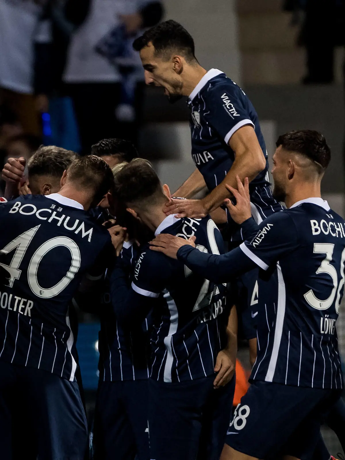 1. Fussball Bundesliga, VfL Bochum - Eintracht Frankfurt 24.10.2021 Danny Blum VfL Bochum, 7 trifft zum 1:0 - Jubel 1. Fussball Bundesliga, VfL Bochum - Eintracht Frankfurt, VONONVIA Ruhrstadion DFL REGULATIONS PROHIBIT ANY USE OF PHOTOGRAPHS AS IMAGE SEQUENCES AND/OR QUASI-VIDEO. *** 1 Football Bundesliga, VfL Bochum Eintracht Frankfurt 24 10 2021 Danny Blum VfL Bochum, 7 scores to 1 0 cheer 1 Football Bundesliga, VfL Bochum Eintracht Frankfurt, VONONVIA Ruhrstadion DFL REGULATES PROHIBIT ANY USE OF PHOTOGRAPHS AS IMAGE SEQUENCES AND OR QUASI VIDEO Copyright: xBEAUTIFULxSPORTS/Wunderlx 
