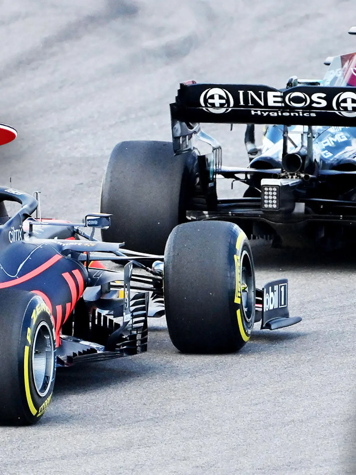 Max Verstappen oder Lewis Hamilton - wer hat nach Kurve eins in Austin die Nase vorn?