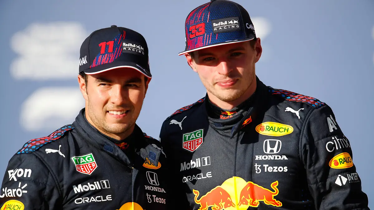 Formula 1 2021: United States GP CIRCUIT OF THE AMERICAS, UNITED STATES OF AMERICA - OCTOBER 23: Sergio Perez, Red Bull Racing, and pole man Max Verstappen, Red Bull Racing during the United States GP at Circuit of the Americas on Saturday October 23, 2021 in Austin, United States of America. Photo by Zak Mauger / LAT Images Images PUBLICATIONxINxGERxSUIxAUTxHUNxONLY GP2117_220601_54I4650
