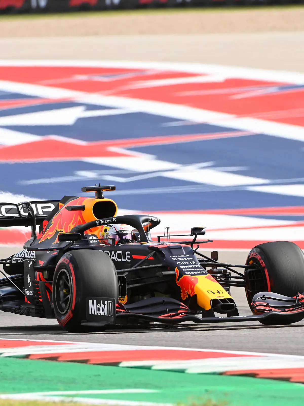  Formula 1 2021: United States GP CIRCUIT OF THE AMERICAS, UNITED STATES OF AMERICA - OCTOBER 23: Max Verstappen, Red Bull Racing RB16B during the United States GP at Circuit of the Americas on Saturday October 23, 2021 in Austin, United States of America. Photo by Mark Sutton / Sutton Images Images PUBLICATIONxINxGERxSUIxAUTxHUNxONLY GP2117_210637_MS29032
