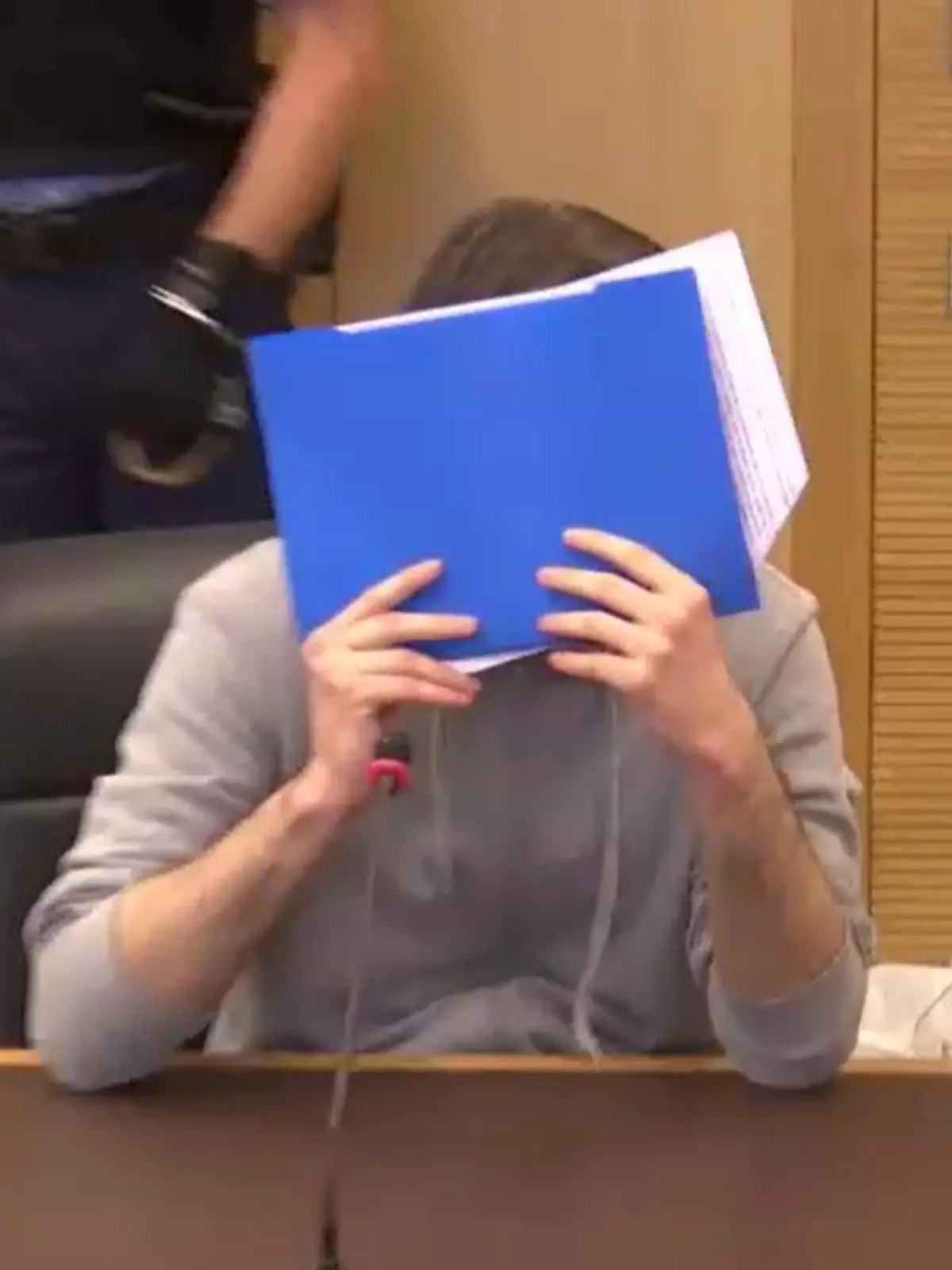 Kita-Pädagoge Lukas B. muss sich vor dem Landgericht Dresden wegen sexuellen Kindesmissbrauchs verantworten.