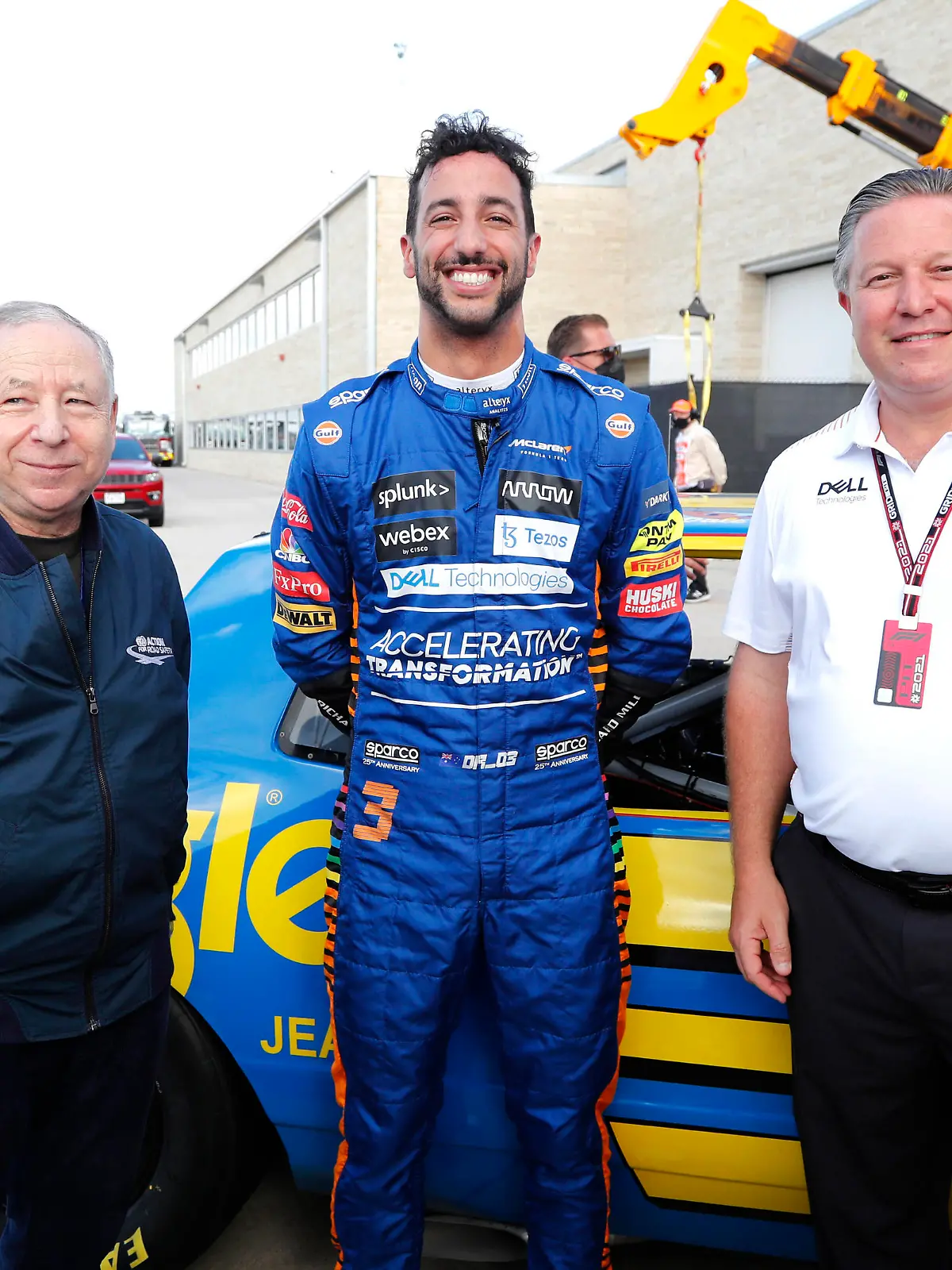  Formula 1 2021: United States GP CIRCUIT OF THE AMERICAS, UNITED STATES OF AMERICA - OCTOBER 23: Daniel Ricciardo, McLaren, poses with Jean Todt, President, FIA and Zak Brown, CEO, McLaren Racing, next to Brown s Dale Earnhardt Sr Wrangler Chevrolet Monte Carlo NASCAR, Motorsport, USA during the United States GP at Circuit of the Americas on Saturday October 23, 2021 in Austin, United States of America. Photo by Steven Tee / LAT Images Images PUBLICATIONxINxGERxSUIxAUTxHUNxONLY GP2117_155218_2ST3520