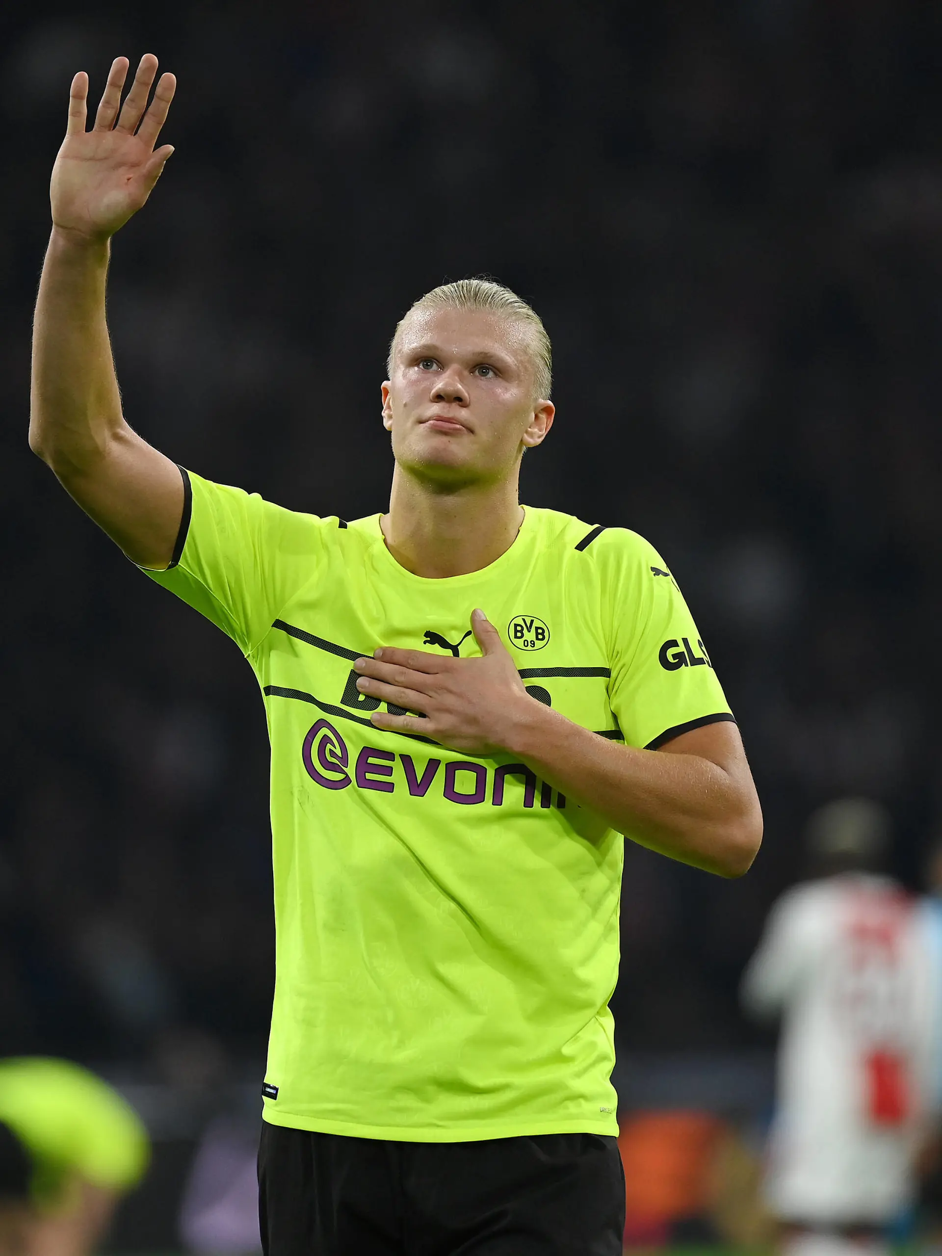  Amsterdam, Amsterdam Arena, 19.10.21, NL, Herren, UEFA Champions League, Saison 2021-2022, Ajax Amsterdam - Borussia Dortmund Bild: Erling Haaland Dortmund Nur fuer journalistische Zwecke Only for editorial use Gemaess den Vorgaben der DFL Deutsche Fußball Liga ist es untersagt, in dem Stadion und/oder vom Spiel angefertigte Fotoaufnahmen in Form von Sequenzbildern und/oder videoaehnlichen Fotostrecken zu verwerten bzw. verwerten zu lassen. DFL regulations prohibit any use of photographs as image sequences and/or quasi-video. Niederlande *** Amsterdam, Amsterdam Arena, 19 10 21, NL, Men, UEFA Champions League, Season 2021 2022, Ajax Amsterdam Borussia Dortmund Bild Erling Haaland Dortmund Nur fuer journalistische Zwecke Only for editorial use According to the regulations of the DFL Deutsche Fußball Liga it is prohibited to use or have used photographs taken in the stadium and or from the match in the form of sequence images and or video-like photo series DFL regulations prohibit any use of photographs as image sequences and or quasi video Netherlands