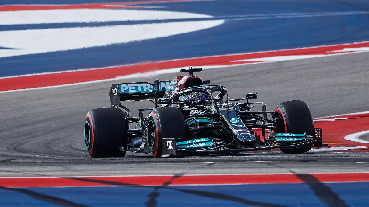  44 HAMILTON Lewis gbr, Mercedes AMG F1 GP W12 E Performance, action during the Formula 1 Aramco United States Grand Prix 2021, 17th round of the 2021 FIA Formula One World Championship, WM, Weltmeisterschaft from October 21 to 24, 2021 on the Circuit of the Americas, in Austin, Texas, United States of American - F1 - UNITED STATES GRAND PRIX 2021 DPPI/Panoramic PUBLICATIONxNOTxINxFRAxITAxBEL 00121035__V2_6952.JPG_