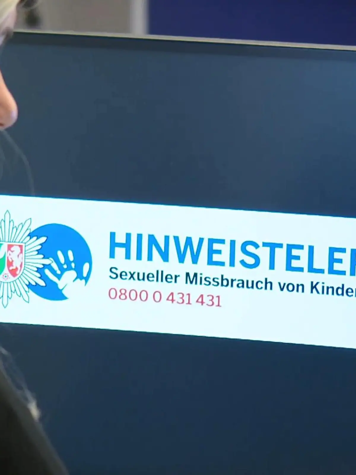 Bild zu: "Hinweistelefon gegen Kindesmissbrauch"