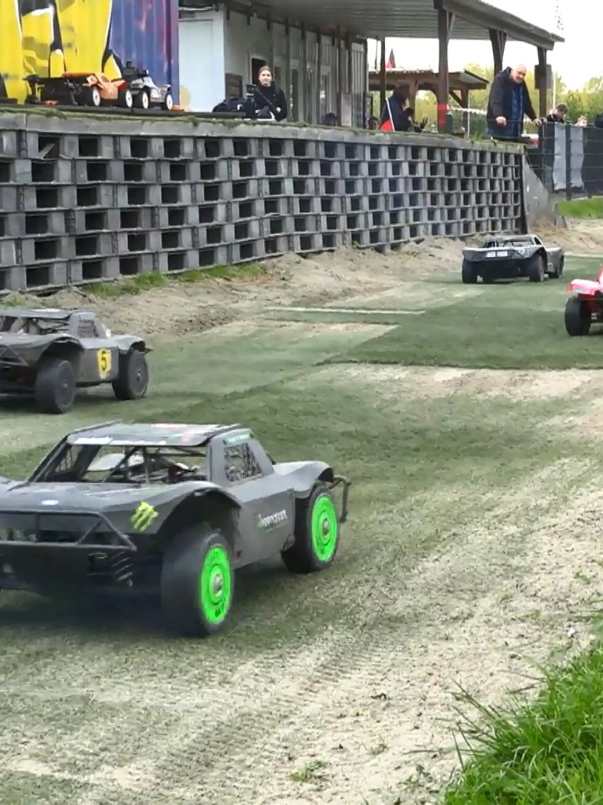 Bild zu: "Großer Motorsport mit kleinen Autos"