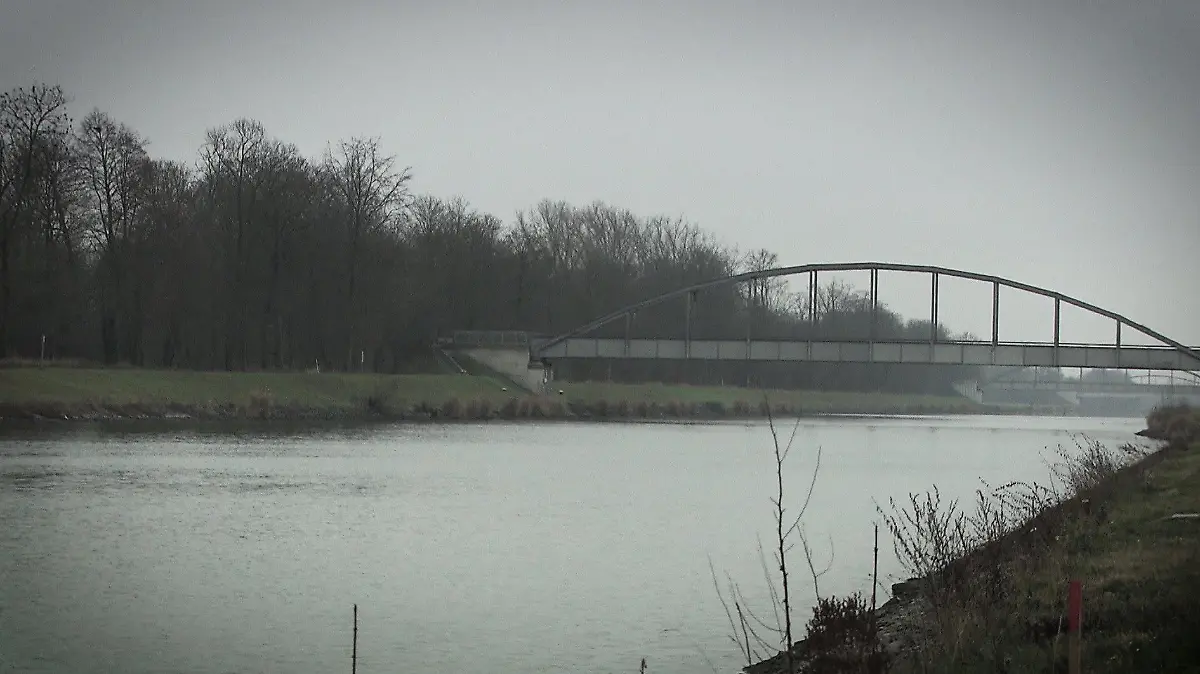 Vor dem niedersächsischen Landgericht Verden müssen sich seit Februar zwei Männer und eine Frau verantworten - die Anklage wirft den Deutschen Mord vor.