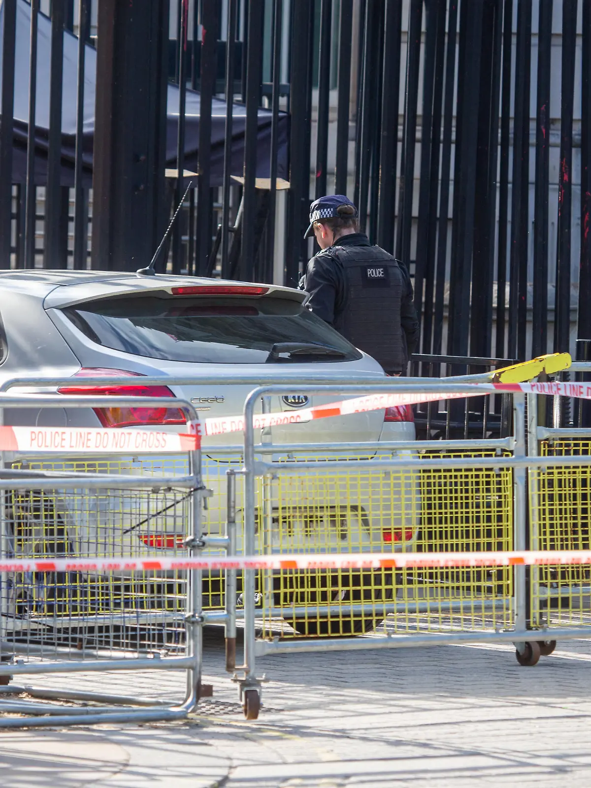 May 25, 2023, London, England, United Kingdom: The scene outside Downing Street after a car collided with the gates of UK Prime MinisterÃââ s office in London. The Metropolitan Police announced that armed officers arrested a man on suspicion of criminal damage and dangerous driving. London United Kingdom - ZUMAs262 20230525_zip_s262_079 Copyright: xTayfunxSalcix