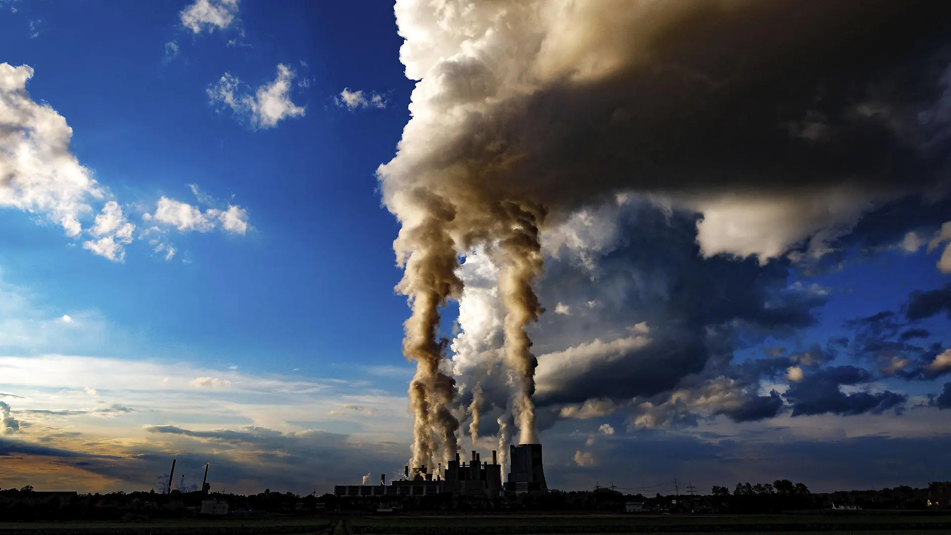 Das Kraftwerk Niederaußem von der RWE Power. Bergheim-Niederaußem, 19.09.2017 Foto:xC.xHardtx/xFuturexImage  