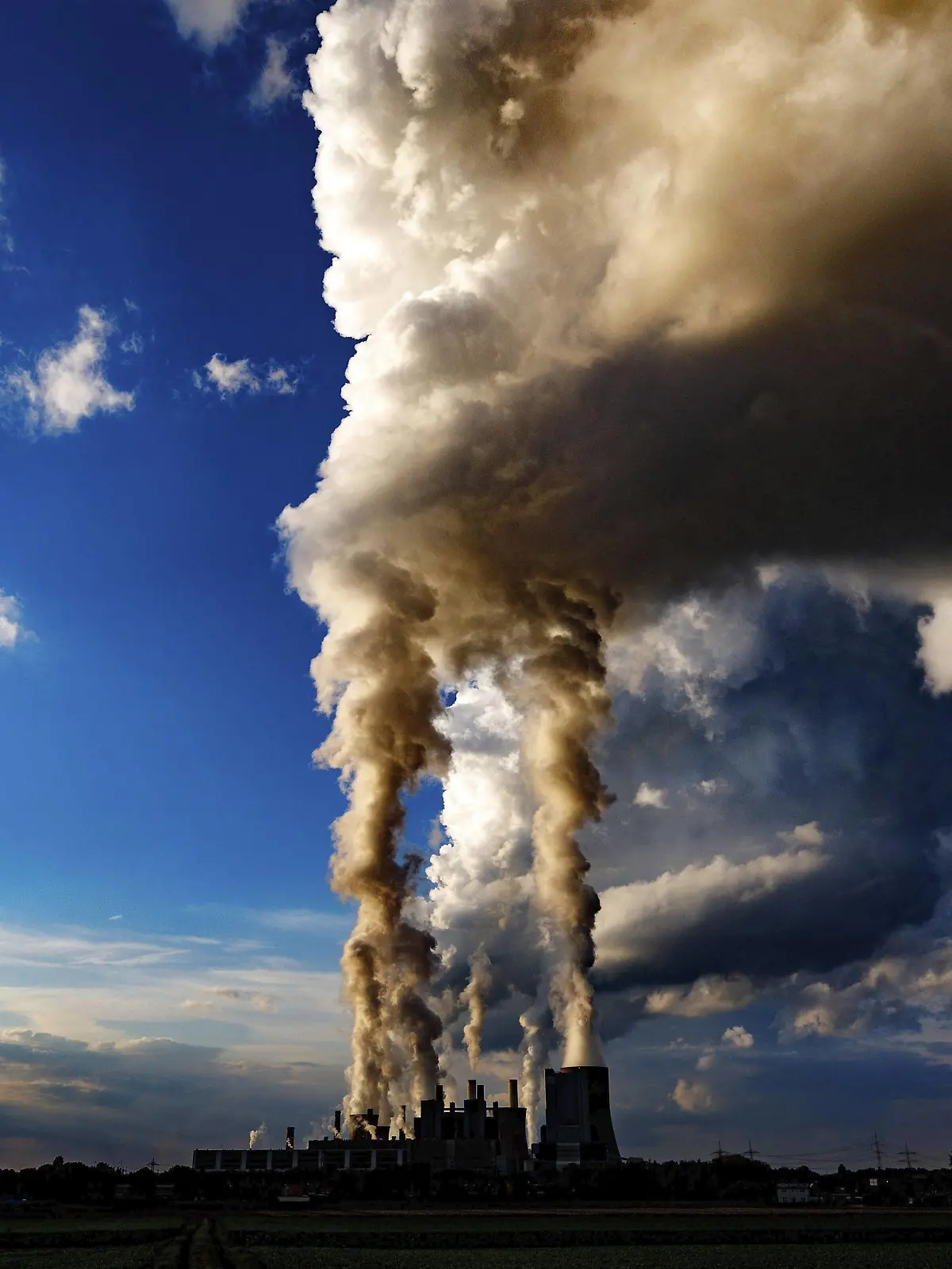 Das Kraftwerk Niederaußem von der RWE Power. Bergheim-Niederaußem, 19.09.2017 Foto:xC.xHardtx/xFuturexImage  