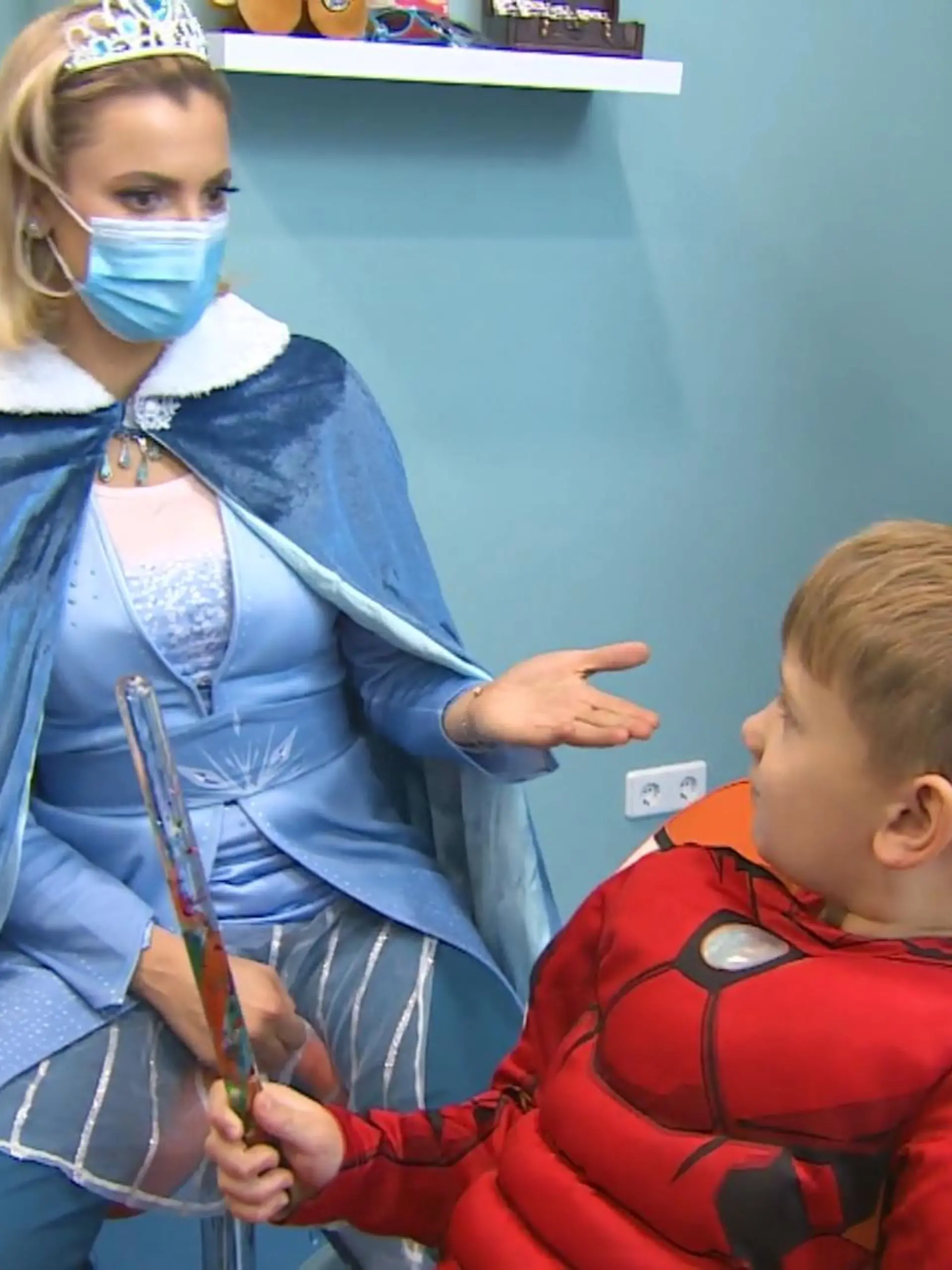 Bild zu: "Hier checkt eine Prinzessin Zähne"