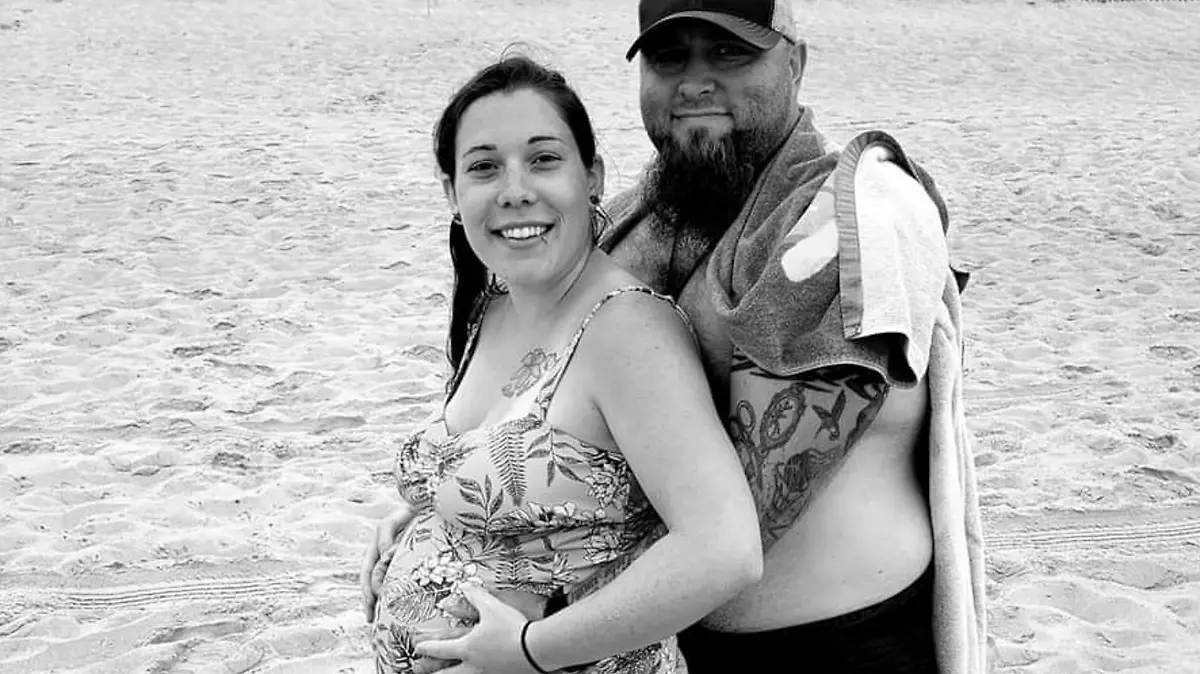 MERCURY PRESS (Pictured: Missy Dippner, 25, is 35 weeks pregnant with husband Chad, 38. ) - A menopausal woman is expecting her first child despite one per cent odds. Missy Dippner, 25, believed she may never become a mum after starting menopause at just 17 years old. The homemaker was diagnosed with premature ovarian failure meaning her ovaries had stopped working. But in April this year, a miracle happened as Missy, from Pennsylvania, US, went to the emergency room with a suspected water infection but blood tests revealed she was pregnant. - SEE MERCURY COPY