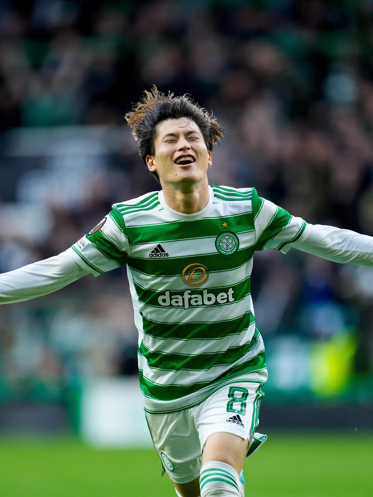 Sport Bilder des Tages Mandatory Credit: Photo by Stuart Wallace/Shutterstock 12544065o Kyogo Furuhashi of Celtic celebrates scoring to give Celtic a 1-0 lead. Celtic v Ferencvaros, UEFA Europa League, Group G, Football, Celtic Park, Glasgow, UK - 19 Oct 2021 EDITORIAL USE ONLY No use with unauthorised audio, video, data, fixture lists, club/league logos or live services. Online in-match use limited to 120 images, no video emulation. No use in betting, games or single club/league/player publications. Celtic v Ferencvaros, UEFA Europa League, Group G, Football, Celtic Park, Glasgow, UK - 19 Oct 2021 EDITORIAL USE ONLY No use with unauthorised audio, video, data, fixture lists, club/league logos or live services. Online in-match use limited to 120 images, no video emulation. No use in betting, games or single club/league/player publications. PUBLICATIONxINxGERxSUIxAUTXHUNxGRExMLTxCYPxROMxBULxUAExKSAxONLY Copyright: xStuartxWallace/Shutterstockx 12544065o
