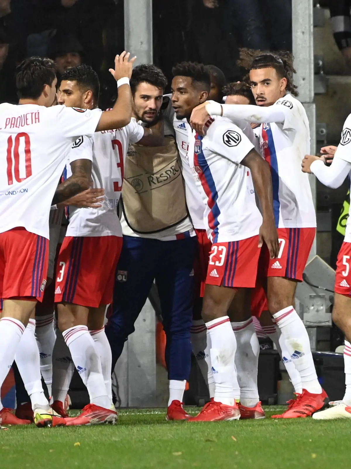  Olympique Lyon players celebrate a goal during the soccer UEFA Europa League 3rd round match Sparta Prague vs Olympique Lyon in Prague, Czech Republic, October 21, 2021. CTKxPhoto/MichalxKrumphanzl CTKPhotoP2021102110919 PUBLICATIONxNOTxINxCZExSVK