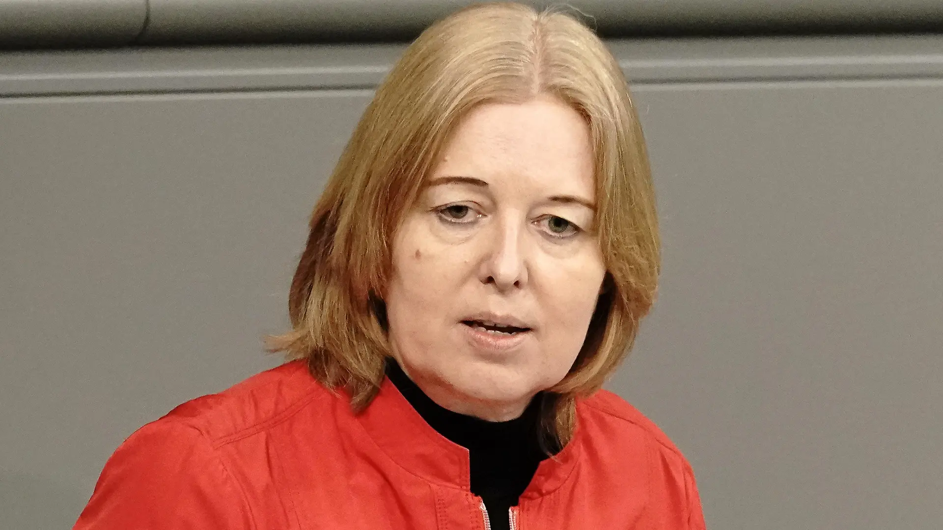 ARCHIV - 19.11.2020, Berlin: Bärbel Bas (SPD) spricht im Plenum im Bundestag. SPD-Fraktionsvize Bärbel Bas soll neue Präsidentin des Bundestags werden. Die Fraktionsspitze werde die 53-Jährige für das Amt vorschlagen, erfuhr die Deutsche Presse-Agentur am Mittwoch. Foto: Michael Kappeler/dpa +++ dpa-Bildfunk +++