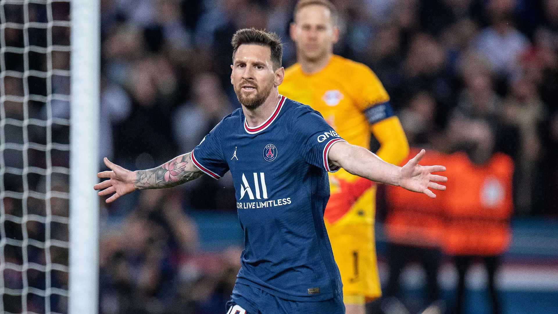  PARIS, FRANCE - OCTOBER 19: Lionel Messi of Paris Saint-Germain celebrate after scoring hes 2nd goal during the UEFA Champions League group A match between Paris Saint-Germain and RB Leipzig at Parc des Princes on October 19, 2021 in Paris, Paris Saint-Germain v RB Leipzig: Group A - UEFA Champions League Copyright: xSebastianxFrejx