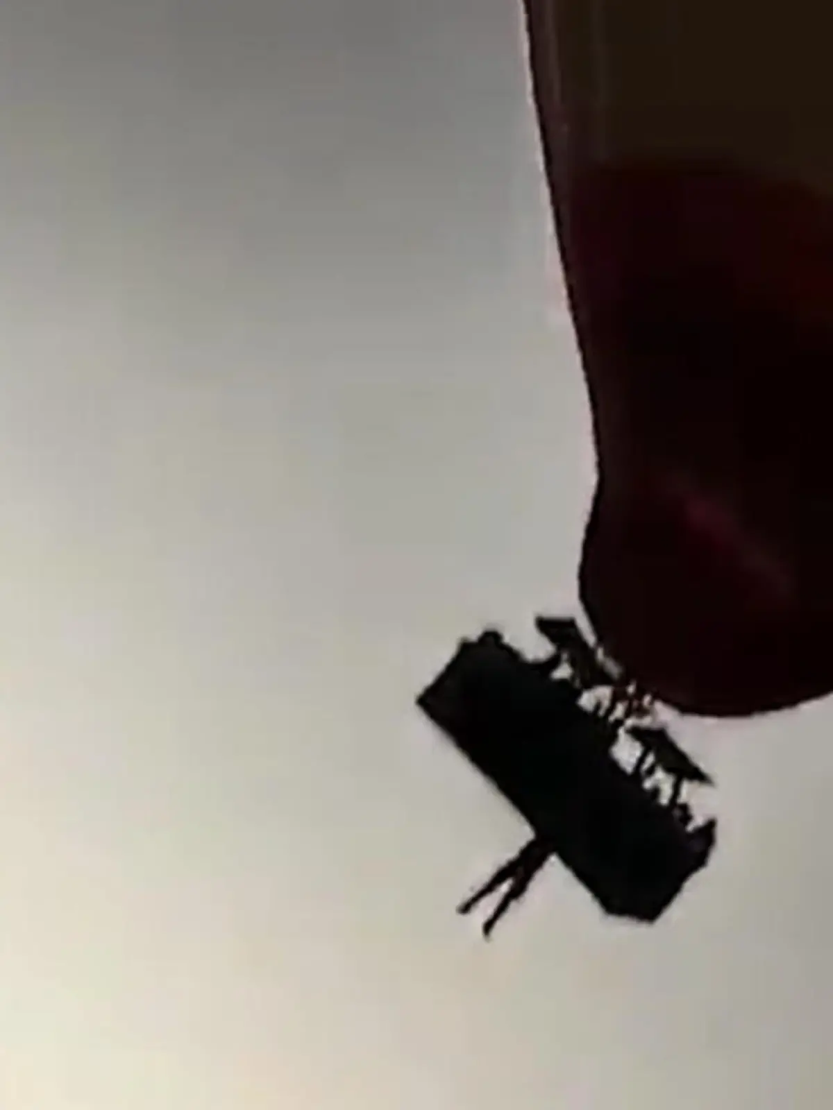 Mann bleibt an Heißluftballon hängen und stürzt in den Tod.