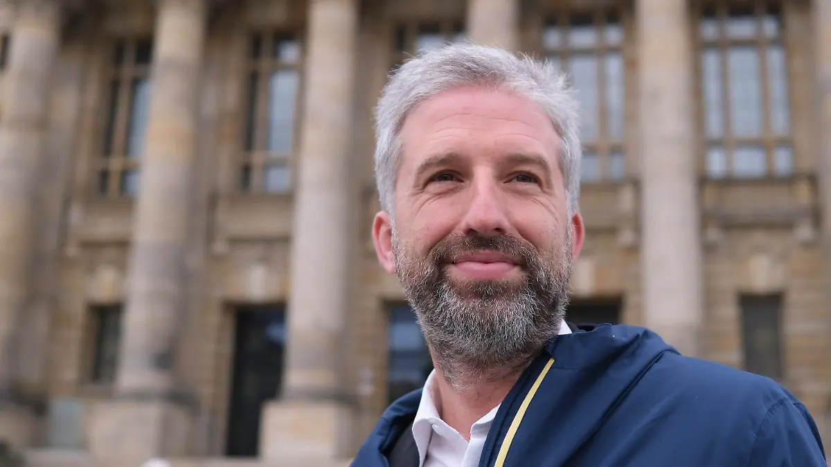 24.05.2023, Sachsen, Leipzig: Boris Palmer (parteilos), Oberbürgermeister der Stadt Tübingen, steht vor dem Bundesverwaltungsgericht. Dort wird die Klage von McDonalds gegen die Tübinger Verbrauchssteuer für Einweg-to-Go-Verpackungen verhandelt. Foto: Sebastian Willnow/dpa +++ dpa-Bildfunk +++