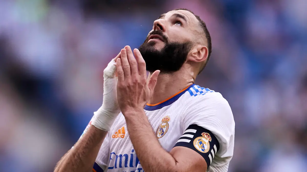 FOOTBALL - LA LIGA - RCD Espanyol vs Real Madrid CF Karim Benzema of Real Madrid CF reacts after miss a goal during the Spanish league, La Liga, football match between RCD Espanyol and Real Madrid CF at RCDE Stadium on 3 of October, 2021 in Barcelona, Spain. Barcelona RCDE Stadium Catalunya Spain ESPvsRM103 Copyright: xRicardoxLarreinax