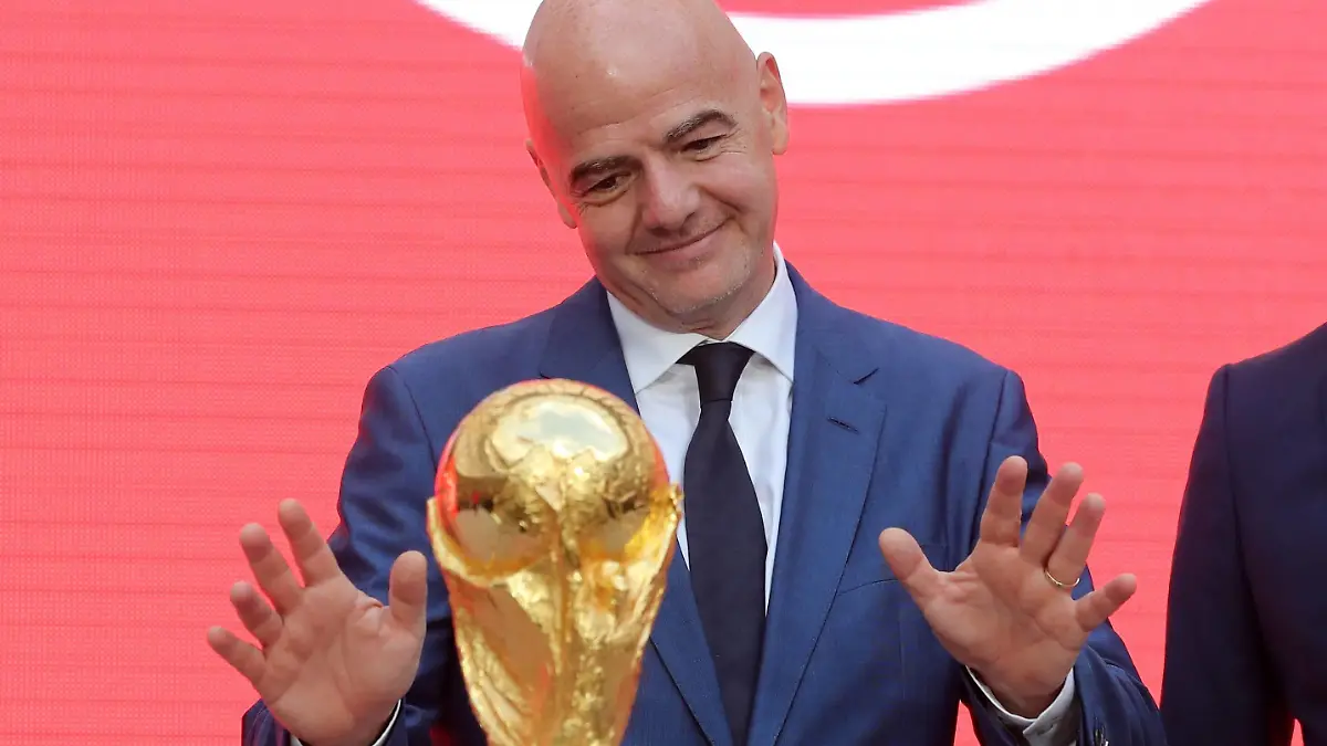 MOSCOW, RUSSIA - SEPTEMBER 9, 2017: FIFA President Gianni Infantino at a ceremony to kick off the 2018 FIFA World Cup WM Weltmeisterschaft Fussball Trophy Tour, at Luzhniki Stadium. Artyom Korotayev/TASS PUBLICATIONxINxGERxAUTxONLY TS05F26D  