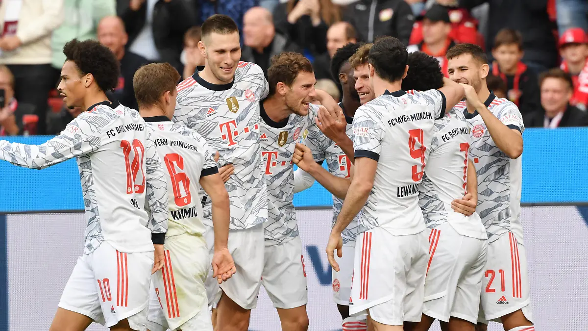  Jubel Bayern 0:4, v.li., Leroy Sane Bayern Muenchen, Joshua Kimmich Bayern Muenchen, Niklas Süle Bayern Muenchen, Leon Goretzka Bayern Muenchen, Thomas Müller Bayern Muenchen, Robert Lewandowski Bayern Muenchen, Serge Gnabry Bayern Muenchen, Lucas Hernandez Bayern Muenchen 17.10.2021, Fussball GER, Saison 2021 2022, 1. Bundesliga, 8. Spieltag, Bayer 04 Leverkusen - FC Bayern München, Foto: Maik Hölter/TEAM2sportphoto ***DFL regulations prohibit any use of photographs as image sequences and/or quasi-video.*** Leverkusen Nordrhein Westfalen Deutschland *** Jubel Bayern 0 4, v li , Leroy Sane Bayern Muenchen , Joshua Kimmich Bayern Muenchen , Niklas Süle Bayern Muenchen , Leon Goretzka Bayern Muenchen , Thomas Müller Bayern Muenchen , Robert Lewandowski Bayern Muenchen , Serge Gnabry Bayern Muenchen , Lucas Hernandez Bayern Muenchen 17 10 2021, Football GER, Season 2021 2022, 1 Bundesliga, Matchday 8, Bayer 04 Leverkusen FC Bayern Munich, Photo Maik Hölter TEAM2sportphoto DFL regulations prohibit any use of photographs as image sequences and or quasi video Leverkusen Nordrhein Westfalen Germany Team2