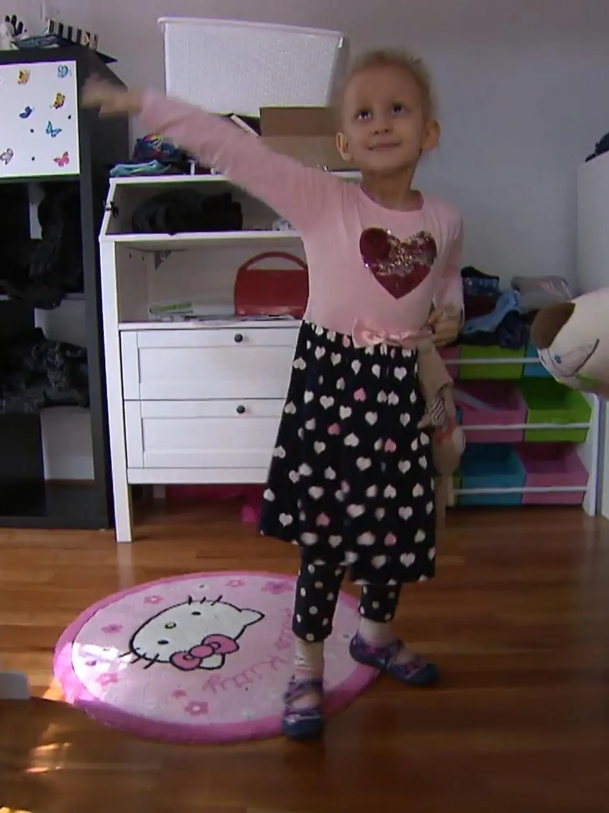 Mit der DKMS haben Carsten Heil und seine an Leukämie erkrankte Tochter Clara nach einem passenden Stammzellspender gesucht. Der scheint jetzt gefunden.
